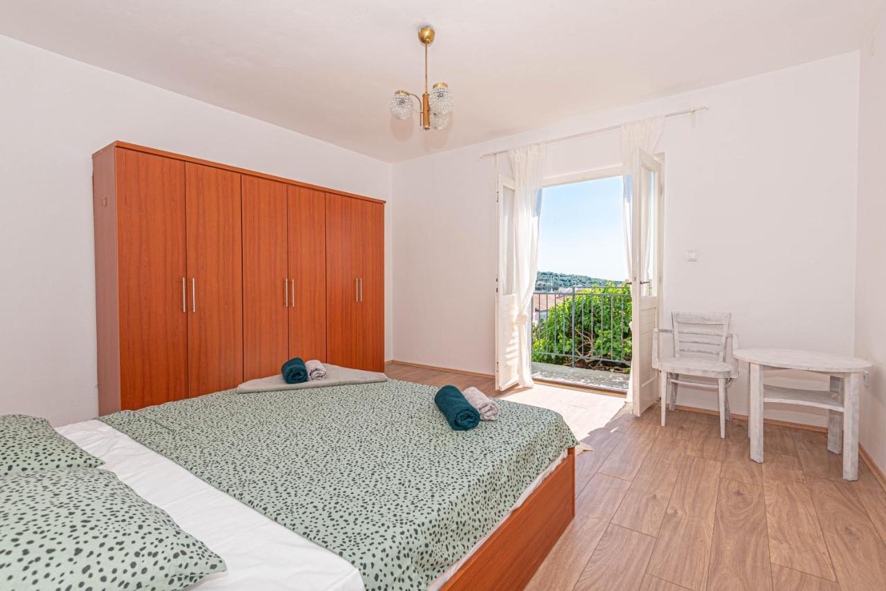Apartment Nocturno Рогозниця Екстер'єр фото