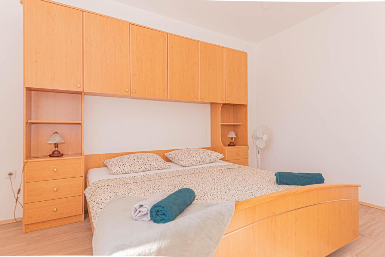 Apartment Nocturno Рогозниця Екстер'єр фото